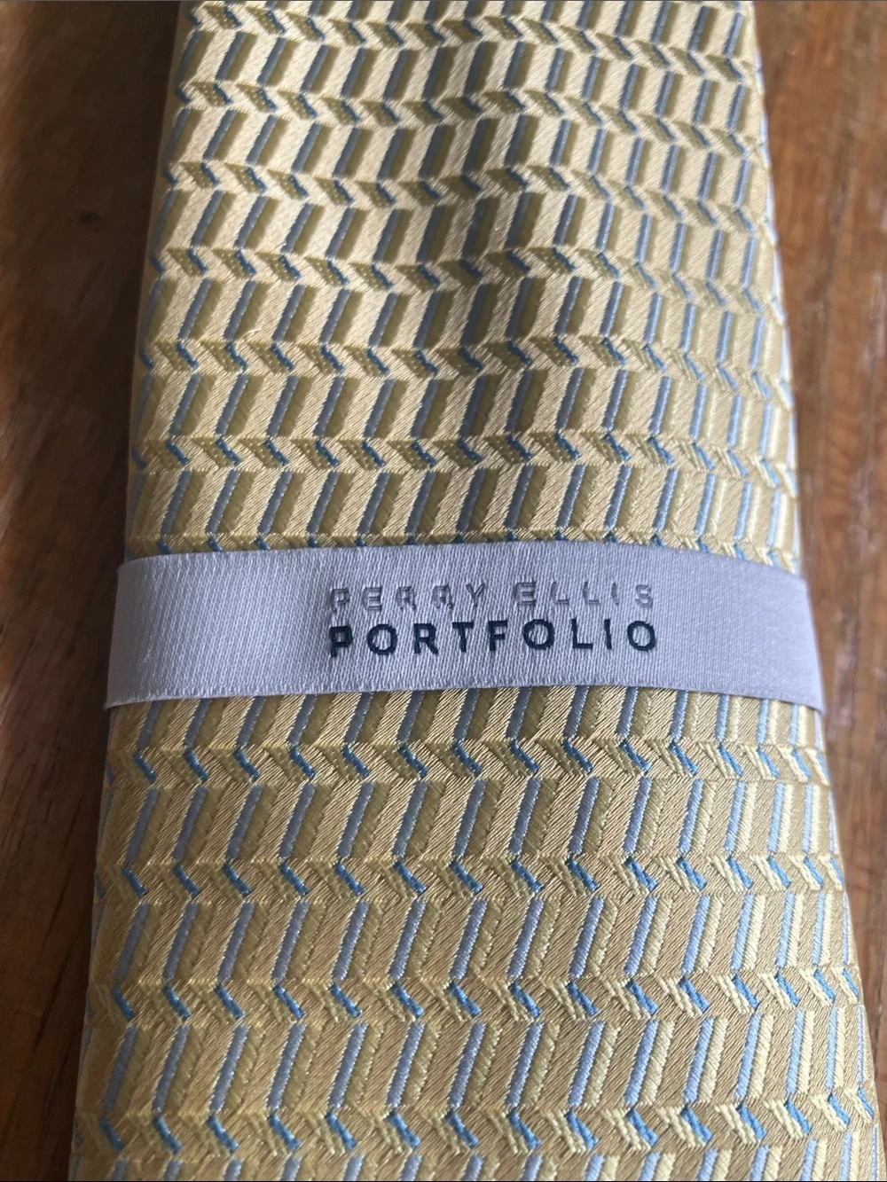 Perry Ellis Light Yellow Chevron-Patterned Men's Tie